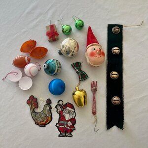 Miscellaneous Box of 17 Christmas Holiday Ornaments & Decorations